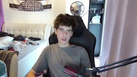 Snapshot of vinnie_06 chatting on September 12, 2025, 3:23 pm vinnie online show from September 12, 2025, 3:23 pm