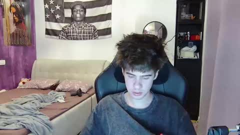 Snapshot of vinnie_06 chatting on September 19, 2025, 8:53 pm vinnie online show from September 19, 2025, 8:53 pm