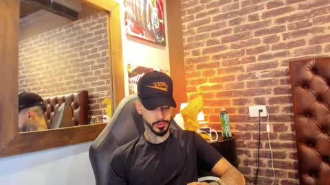 ---Vinzen--- online show from October 27, 2025, 5:22 am