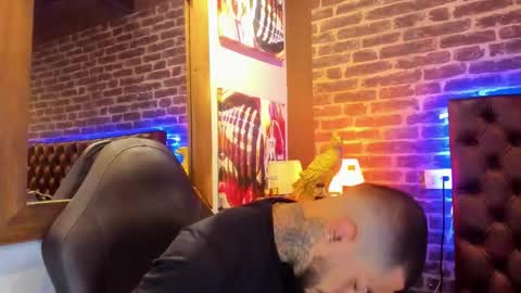 ---Vinzen--- online show from November 25, 2025, 4:56 am