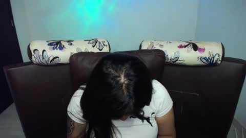Snapshot of vio_let_ chatting on December 16, 2024, 3:40 am Daniela online show from December 16, 2024, 3:40 am
