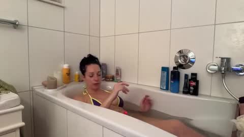 Vio online show from February 13, 2026, 6:15 pm