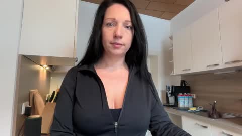 Vio online show from February 14, 2026, 12:24 pm