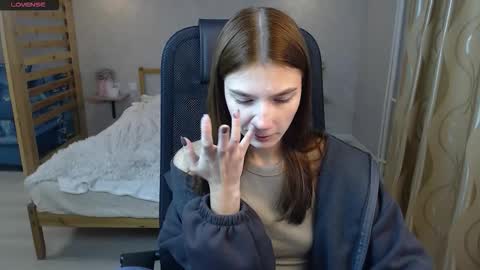 violaberry__ online show from September 29, 2025, 5:12 am