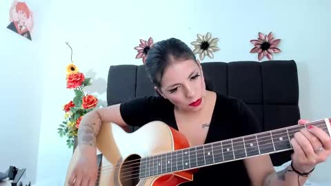 Snapshot of violeet_miller chatting on March 5, 2025, 8:32 pm online show from March 5, 2025, 8:32 pm