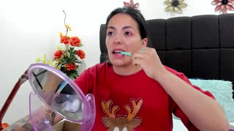 Snapshot of violeet_miller chatting on September 12, 2025, 4:51 pm online show from September 12, 2025, 4:51 pm
