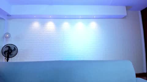 Snapshot of violeet_scott chatting on October 21, 2025, 10:38 am Violett Everyday From 0530 to 1430 Col Time online show from October 21, 2025, 10:38 am