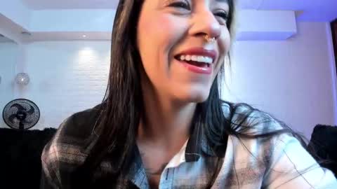 Snapshot of violeet_scott chatting on October 29, 2025, 10:50 am Violett Everyday From 0530 to 1430 Col Time online show from October 29, 2025, 10:50 am