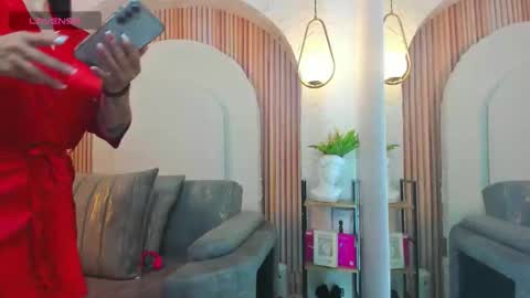 Violette online show from February 14, 2026, 10:23 am