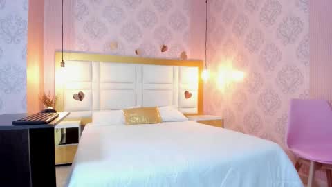 Snapshot of violet15petite chatting on February 28, 2026, 11:55 am Violet online show from February 28, 2026, 11:55 am