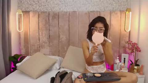 Snapshot of violet_606 chatting on September 11, 2025, 1:00 pm Violeta online show from September 11, 2025, 1:00 pm