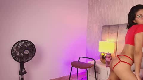 Snapshot of violet_606 chatting on September 20, 2025, 8:21 pm Violeta online show from September 20, 2025, 8:21 pm