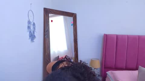 Snapshot of violet__15 chatting on April 27, 2026, 12:25 pm violet__15 online show from April 27, 2026, 12:25 pm