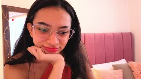 Snapshot of violet__15 chatting on May 19, 2026, 12:00 pm violet__15 online show from May 19, 2026, 12:00 pm