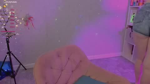 Snapshot of violet____h chatting on January 6, 2025, 7:45 pm violet____h online show from January 6, 2025, 7:45 pm