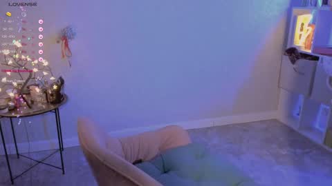 Snapshot of violet____h chatting on March 7, 2025, 8:11 pm violet____h online show from March 7, 2025, 8:11 pm