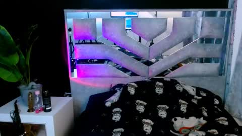 Violet  online show from November 12, 2025, 11:21 am