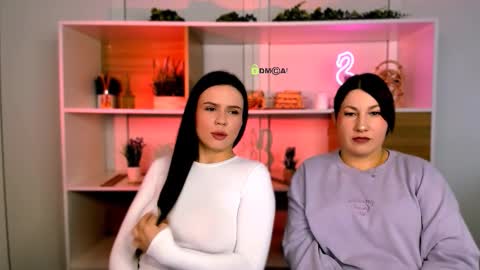 Snapshot of violet_moxi chatting on December 3, 2025, 12:25 pm violet_moxi online show from December 3, 2025, 12:25 pm