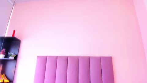 violet online show from December 2, 2025, 3:29 pm