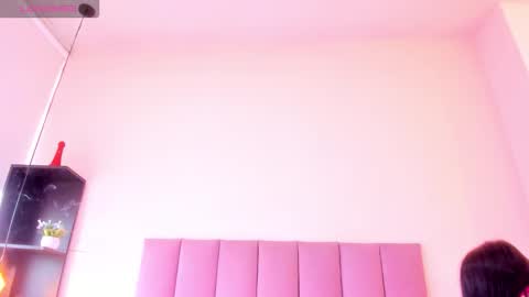 violet online show from December 22, 2025, 2:47 pm