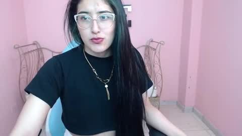 Snapshot of violet_raine_ chatting on October 20, 2025, 3:56 pm Violet online show from October 20, 2025, 3:56 pm
