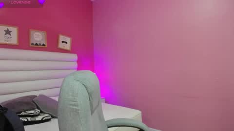 violet_sinclair online show from May 23, 2026, 11:25 am