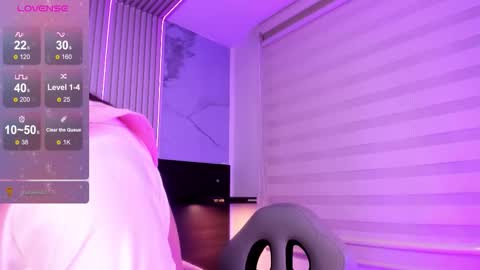 Snapshot of violet_spencer chatting on February 25, 2026, 2:32 am Violeta online show from February 25, 2026, 2:32 am