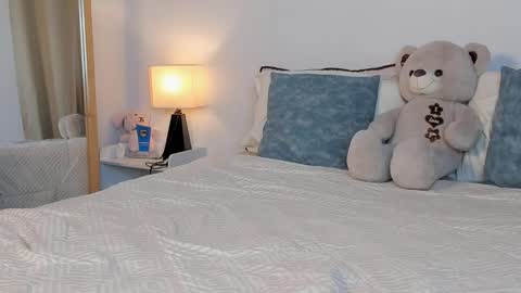 Violet online show from January 5, 2026, 9:40 pm