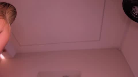 Snapshot of violeta_abel chatting on September 20, 2025, 10:16 am Violeta online show from September 20, 2025, 10:16 am