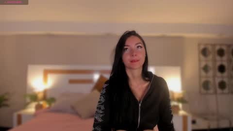 Violeta  online show from May 18, 2026, 12:00 pm