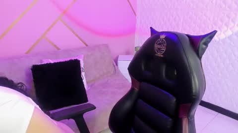 Snapshot of violeta_diazz chatting on December 22, 2025, 9:45 pm online show from December 22, 2025, 9:45 pm