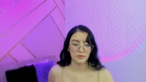 Snapshot of violeta_diazz chatting on February 21, 2026, 9:05 pm online show from February 21, 2026, 9:05 pm