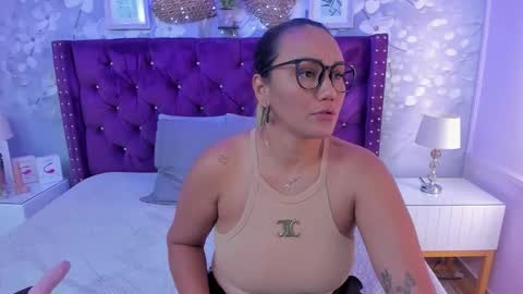 Snapshot of violeta_medina chatting on September 28, 2025, 11:04 am violeta_medina online show from September 28, 2025, 11:04 am