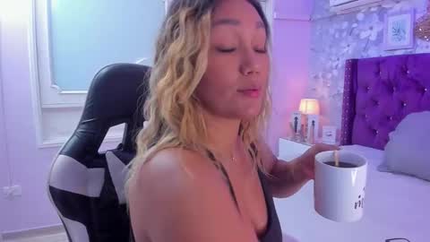 Snapshot of violeta_medina chatting on October 15, 2025, 9:20 am violeta_medina online show from October 15, 2025, 9:20 am