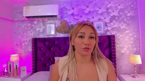 Snapshot of violeta_medina chatting on November 8, 2025, 10:37 am violeta_medina online show from November 8, 2025, 10:37 am