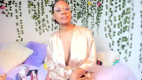 Snapshot of violeta_milleer chatting on February 18, 2025, 2:27 pm Violeta online show from February 18, 2025, 2:27 pm