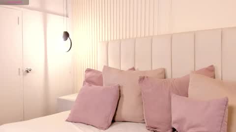 Violeta Rodriguez online show from March 16, 2026, 6:12 pm