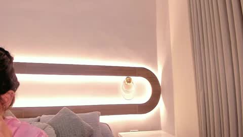 Snapshot of violeta_sum chatting on April 21, 2026, 12:44 pm Violeta Sum online show from April 21, 2026, 12:44 pm