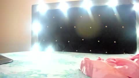 VioletaDums online show from March 31, 2026, 3:30 am