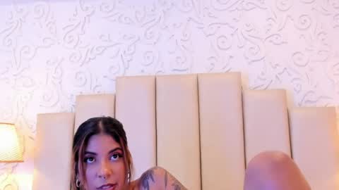 Violeta online show from April 28, 2026, 5:29 pm