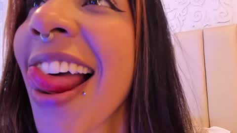 Violeta online show from July 27, 2026, 2:13 pm