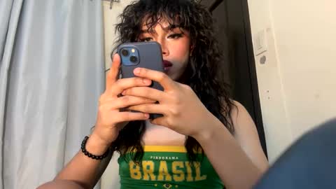 Violet online show from January 3, 2025, 1:58 pm