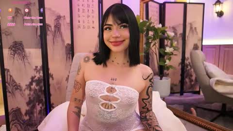 Snapshot of violetevanz chatting on September 22, 2025, 7:05 pm Violet Evanz online show from September 22, 2025, 7:05 pm