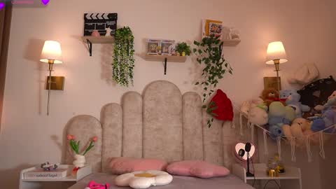 violeth___ online show from February 18, 2026, 1:07 pm