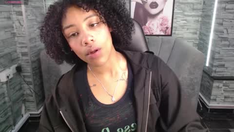 violeth_b online show from September 11, 2025, 12:49 pm