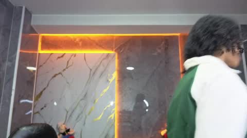 violeth_b online show from April 6, 2026, 1:12 pm