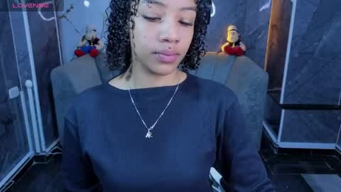 violeth_b online show from May 16, 2026, 1:21 pm