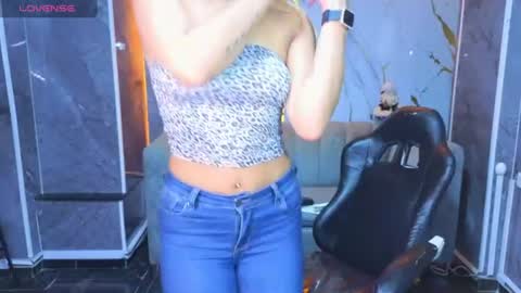 Snapshot of violeth_b chatting on June 24, 2026, 12:48 pm violeth_b online show from June 24, 2026, 12:48 pm