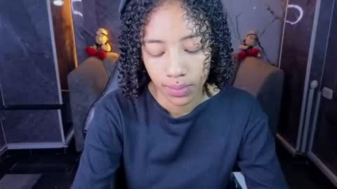 Snapshot of violeth_b chatting on July 1, 2026, 1:24 pm violeth_b online show from July 1, 2026, 1:24 pm