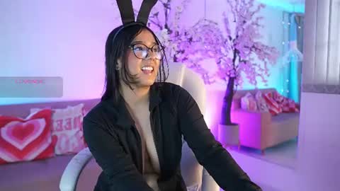 Snapshot of violetjonesx chatting on July 6, 2026, 11:40 am violetjonesx online show from July 6, 2026, 11:40 am